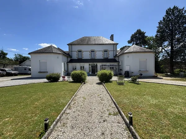 Côte d'Or : Bâtisse bourguignonne de 450m2 dont 260 m2 réno