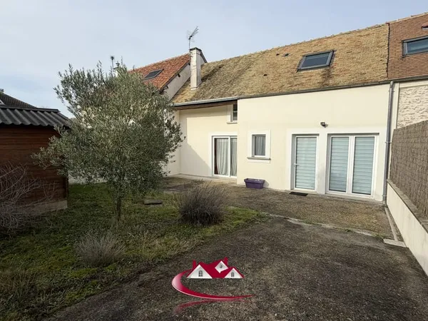 Maison de village lumineuse