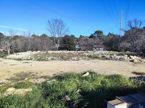 Terrain 177 m²