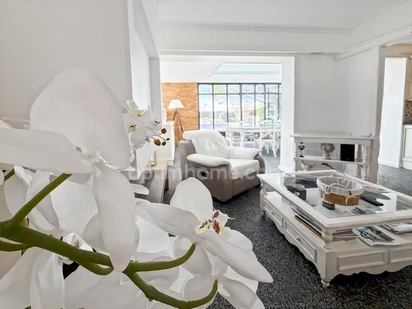 Maison à vendre 5 pièces avec jardin et garageSAINT MARTIN DE RE (17)