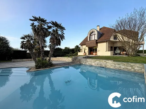 Maison d'architecte - 238 m² - Idron