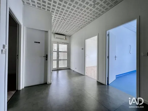 Local commercial 4 pièces 80 m²