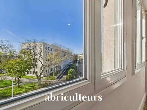 AU 3EME ETAGE - APPARTEMENT LUMINEUX - CENTRE VILLE SAINT NAZAIRE