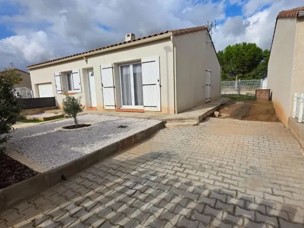 Vend VILLA 3 FACES 85.16 M2 3 chambres, garage,SUR TERRAIN