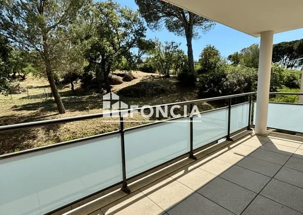 FREJUS - Caïs 3 Pièces avec garage et parking