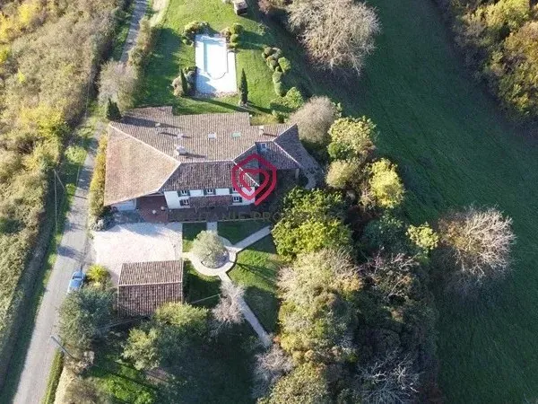 Belle maison de standing à la campagne