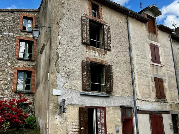 Petite maison à rénover - Au coeur de la ville historique de Bellac