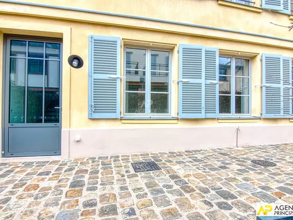 Versailles Notre Dame maison 4 pièces 122.3 m² au sol avec terrasse arborée de 30 m² et grande cave 