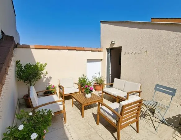 T4 + ascenseur + terrasse privative grande Mezzanine Dernier étage à Aix-en-Provence Offre limitée, 