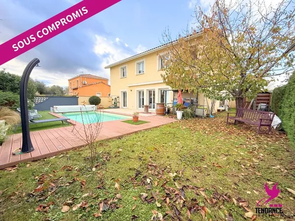 Superbe Villa de 142 m² avec Garage et Piscine.