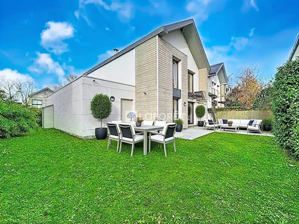 Maison Bois D Arcy 8 pièces 187 m2