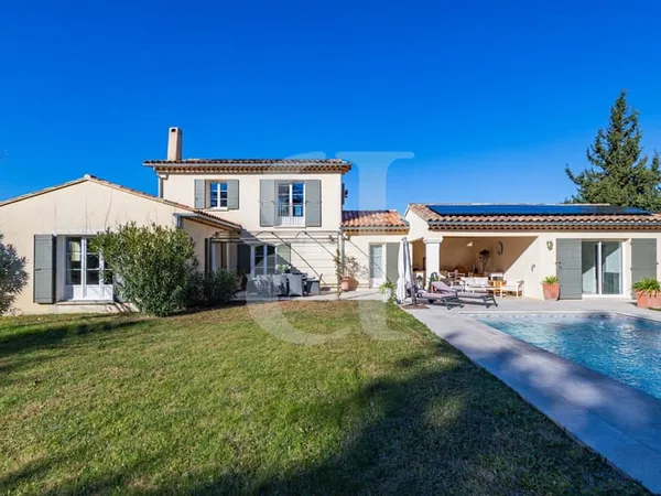 Charmante villa avec piscine proche de L'Isle-sur-la-Sorgue