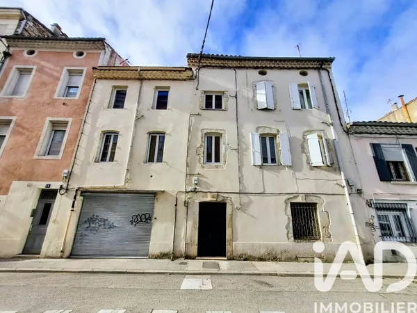 Bâtiment 176 m²