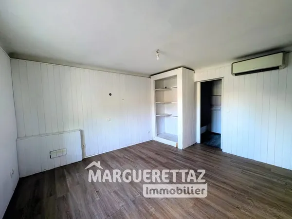 Maison de village mitoyenne - St Jeoire 115m² / garage / pas d'exterieur