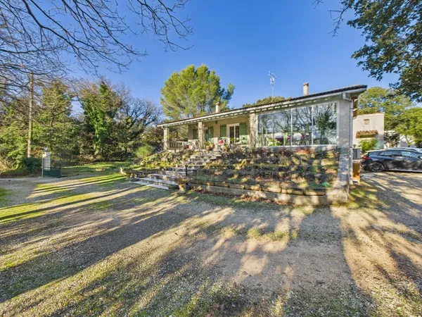 Grignan, maison avec studio indépendant