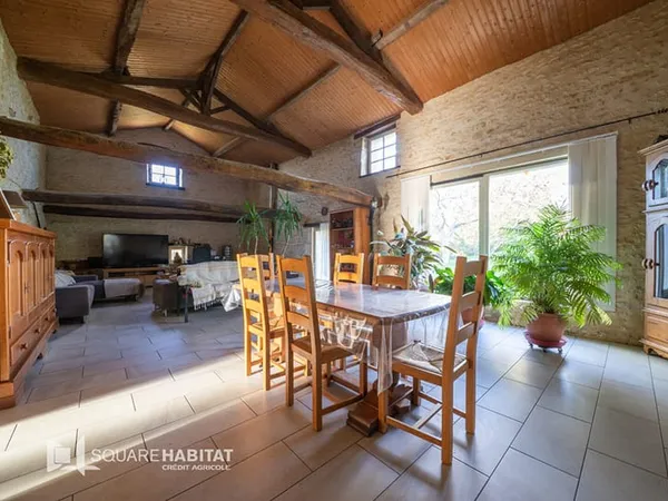 Maison 7 pièces / 5 Chambres à Saint Valèrien 85570