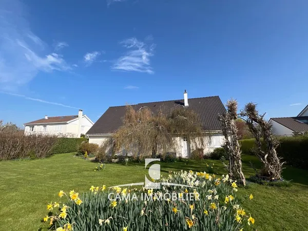 Très belle maison de cinq chambres avec un magnifique jardin