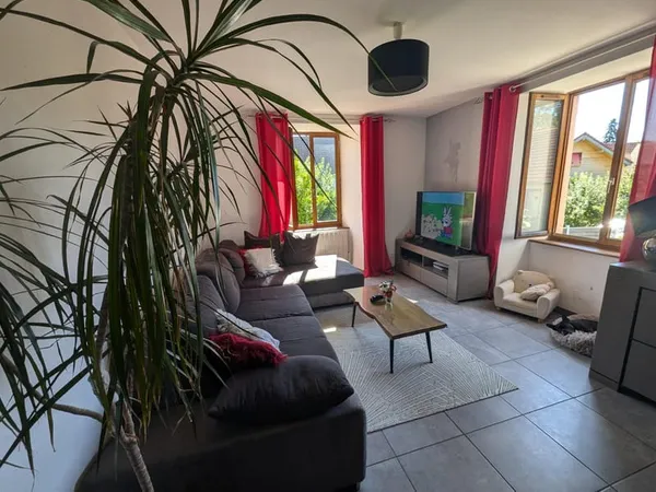 Appartement T3 avec parking, cave et jardin de 45m2