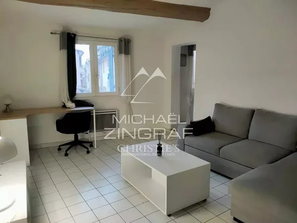 Aix-en-Provence - Quartier Mairie : Appartement lumineux au dernier étage, vendu meublé