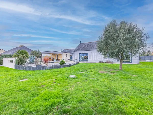 SAINT HERBLON -- MAISON 130M2 -- 1500M2 JARDIN