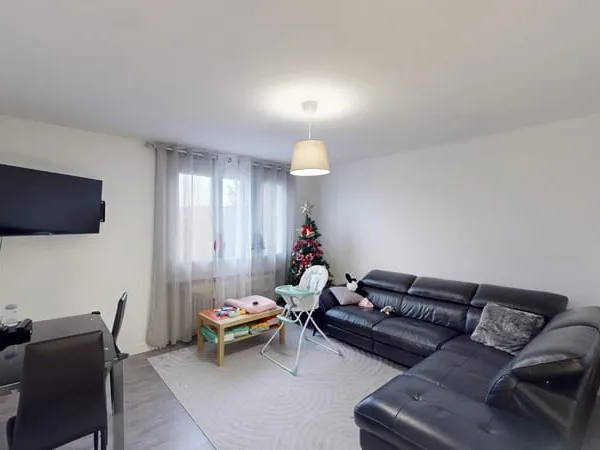 Appartement T4 de 72m2 env. au 4ème et dernier étage avec ca