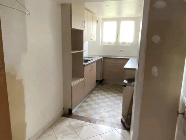 Maison en pierre 47 m² avec terrasse jardin garage et vergers