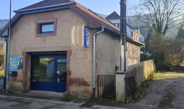 Rothau, local commercial en parfait état, 93 m2 environ, à d