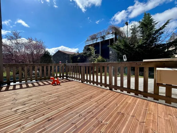 Montrodeix: maison de 100 m2 avec 3 chambres en location