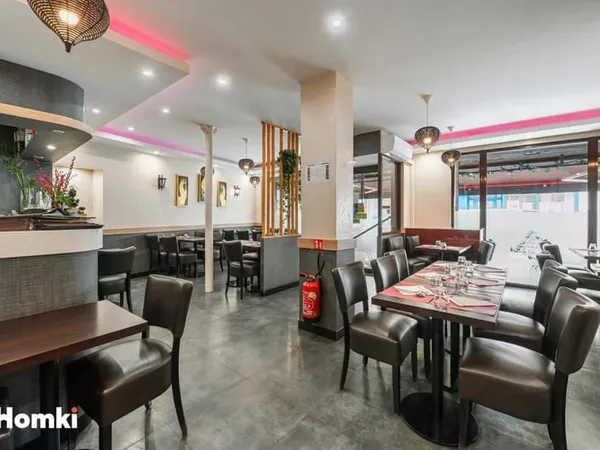 Local commercial T4 de 97 m2 à Puteaux 92800, Rue Jean Jaurès