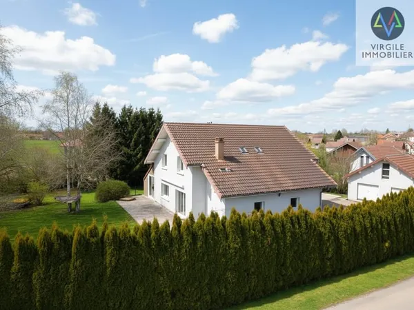 Maison 5 chambres sur 1800m2 de terrain et 3 garages