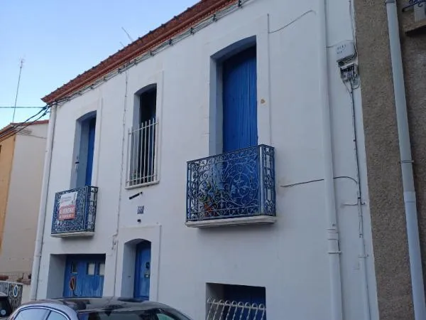 Perpignan- Maison de ville années 30 en 2 faces de 120m2 habitable + combles aménagés et garage de 6