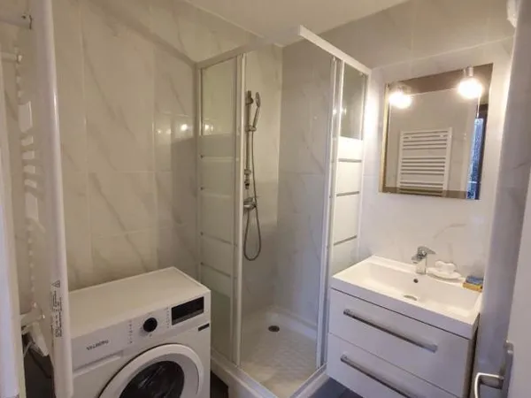 Studio / 30m² / Porte de Bagnolet (Ligne 3)