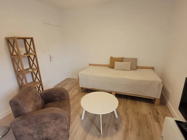 BEL APPARTEMENT MEUBLÉ ET ÉQUIPÉ DE 20M2 DANS LE VALLESPIR