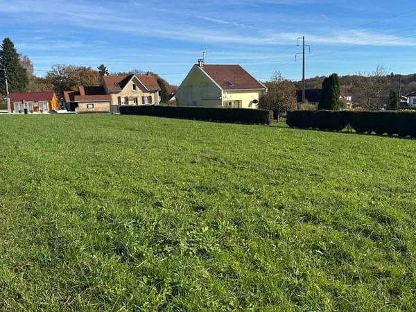 Terrain constructible Lougres 1315 m2