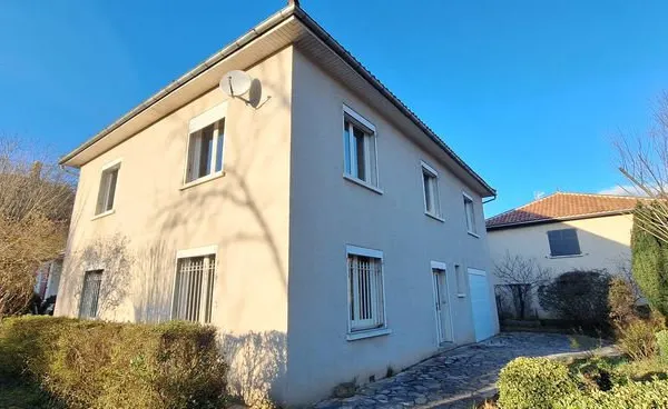 Maison type 5 avec garage - St Céré