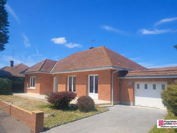 Plain-pied Sainte Cécile 4 pièce(s) 86 m2 avec jardin et garage à 700m de la plage