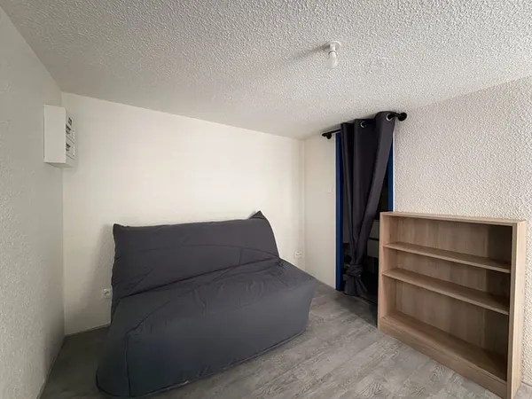 RUE GONDINET, Studio meublé refait à neuf !