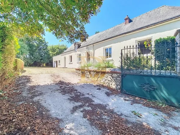 Longère tourangelle à vendre à Luzillé