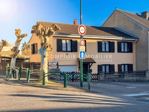 Maison familiale 6 pièces 5 chambres Jardin 608 m2 Pro