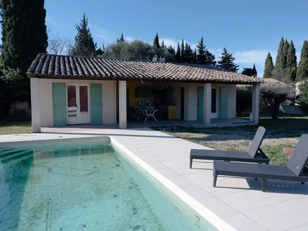 Maison contemporaine avec piscine Alpilles