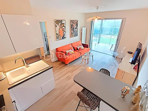 À VENDRE - LIBRE DE TOUTE OCCUPATION - RARE : SUPERBE T2 REFAIT À NEUF DE 42 m² AVEC JARDIN PRIVATIF