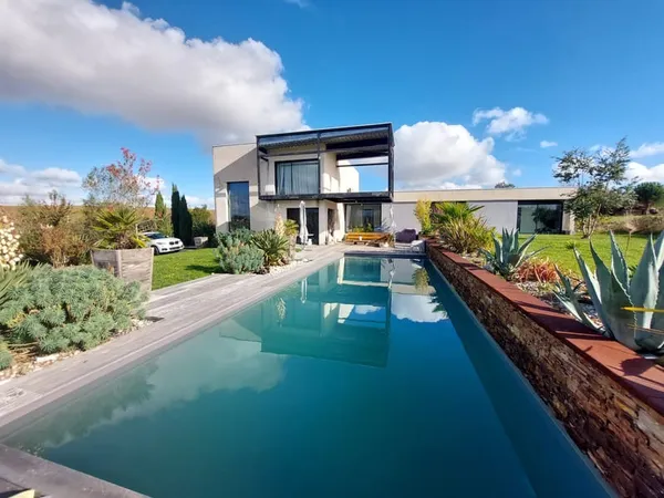 Villa contemporaine 6/7 pièces 220 m2 avec piscine