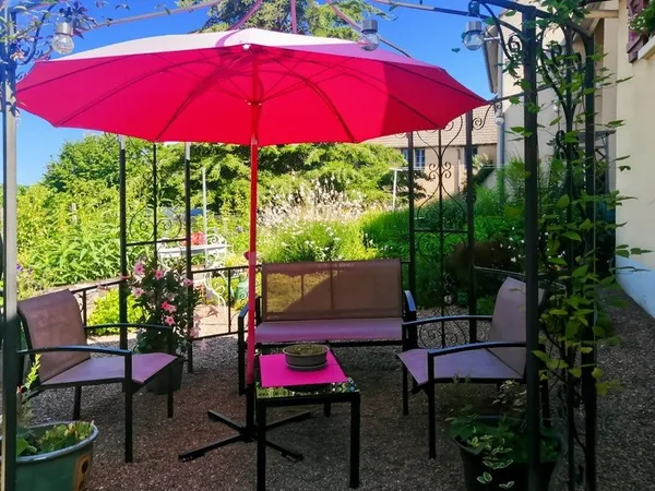 Charolles, pour investisseur, maison mitoyenne de ville, vendue avec loctaire en place