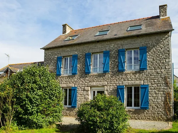 EXCLUSIVITÉ : SAINT ANDRÉ DES EAUX - Charmante propriété en pierre de 3 chambres avec 2759m2 terrain