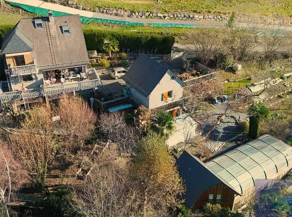 EXCLUSIVITÉ VERSANT HAUTACAM MAISON DE CARACTÈRE AVEC DÉ