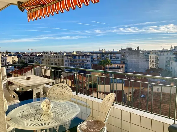 VIAGER OCCUPE Nice (Les Fleurs-Grosso) 3 pièce(s) 93.07 m2 terrasse vue mer