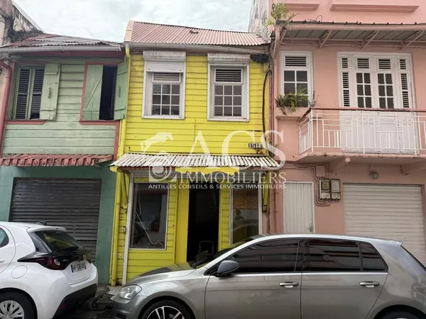 MAISON DE VILLE A RENOVER