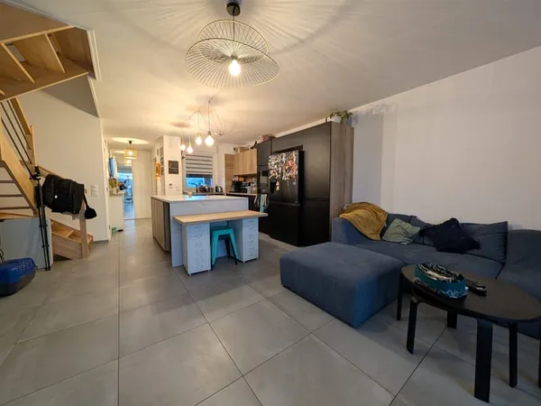 LINGOLSHEIM - Maison récente 4 pièces de 86m2 avec 1 jardin,