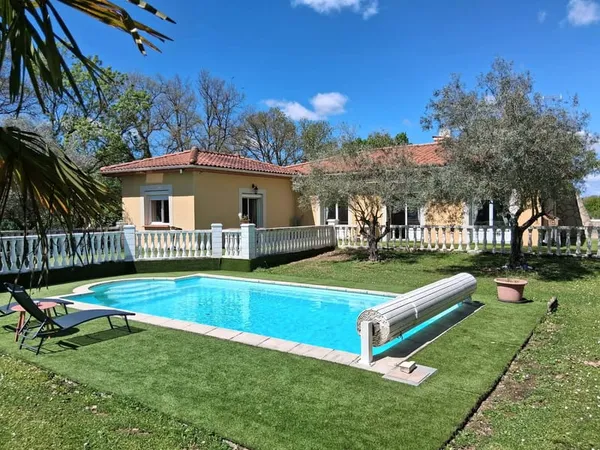 FONTENILLES, BELLE VILLA SUR PARCELLE DE 2400m²