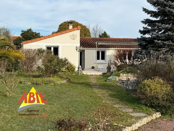 Maison de Plain-Pied, 3 chambres et un bureau, Garage